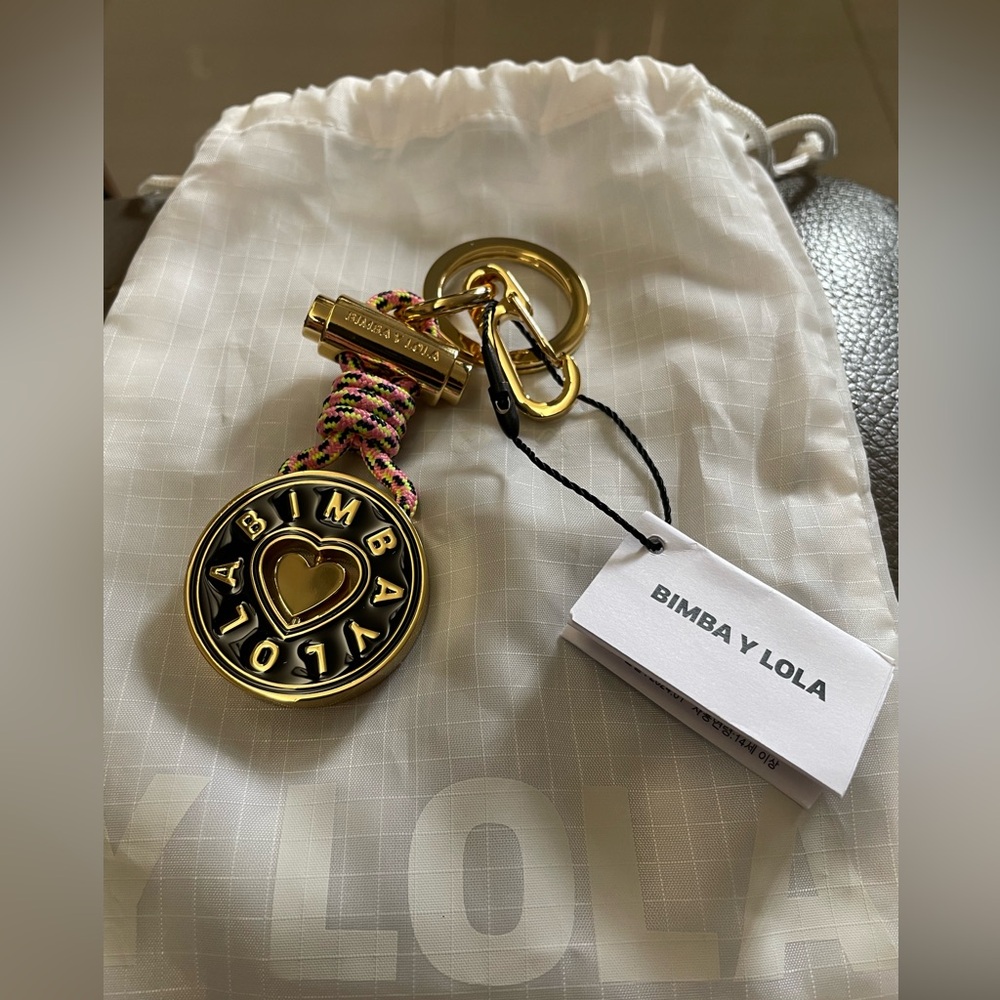Bimba y Lola HEART CIRCULAR KEY RING (brand new)